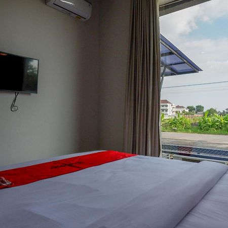 Reddoorz Plus Near Solo Baru Exterior foto